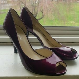 Kelly & Katie peep toe pump